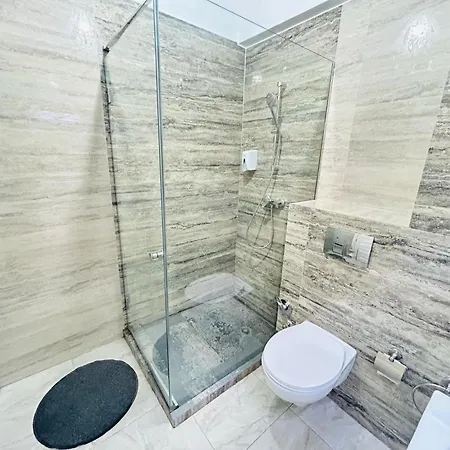 Mamaia Nord Building Prima Linie La Mare